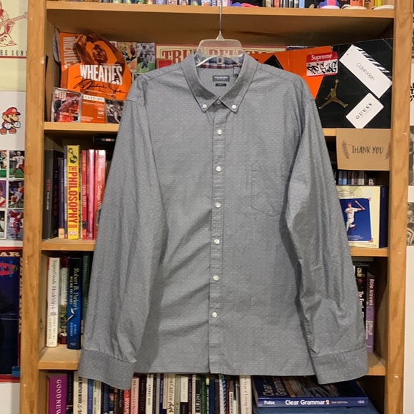 Van Heusen Other - VAN HEUSEN-men’s sliver NEVER TUCK ‘SLIM FIT’ long sleeve dress shirt